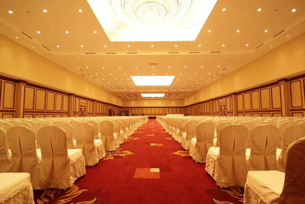 Ijen Suites Resort & Convention Malang Exterior photo