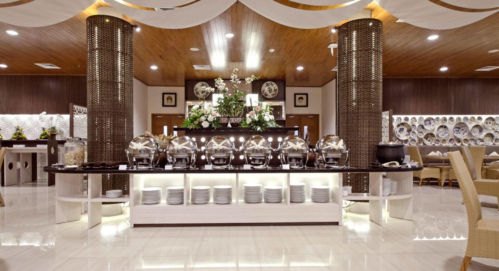 Ijen Suites Resort & Convention Malang Exterior photo